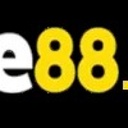 we885