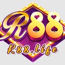 r882